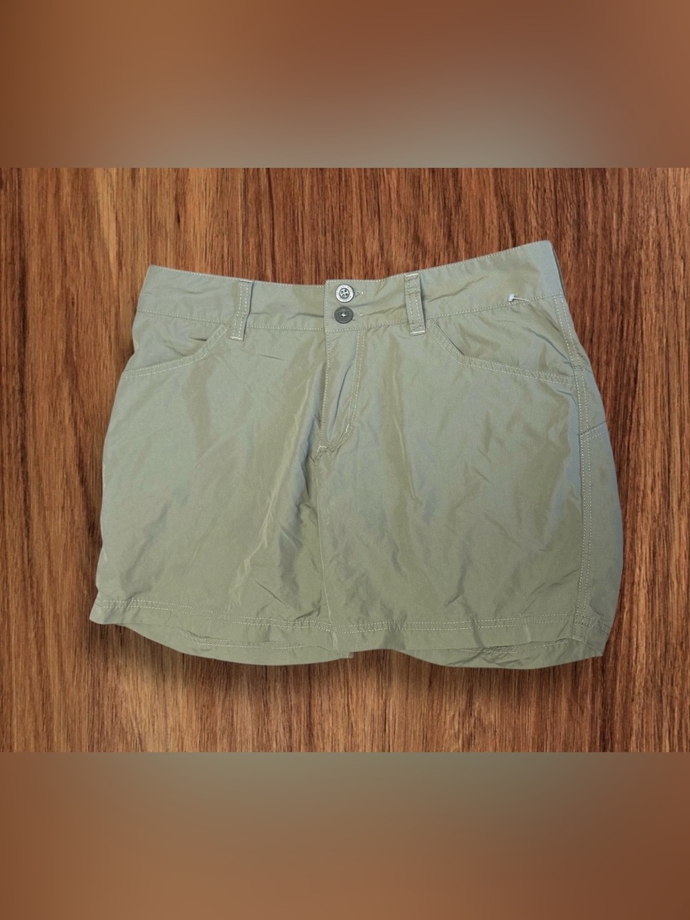 NWOT Mountain Khakis Hiking Shorts Womens 8 Green Relaxed Fit Low Rise